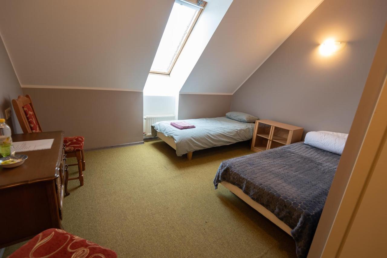 Aiakeskuse Hostel 라크베레 외부 사진