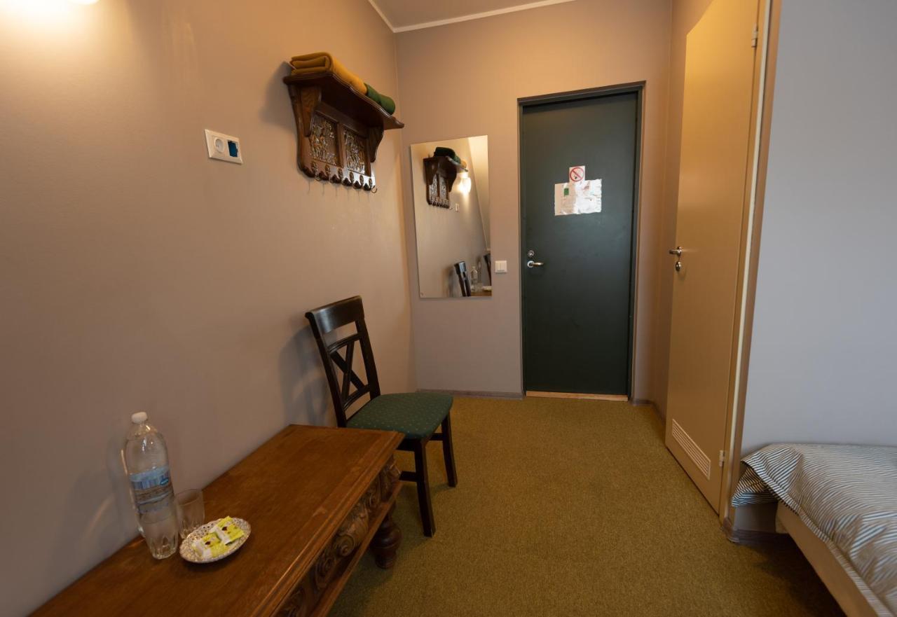 Aiakeskuse Hostel 라크베레 외부 사진
